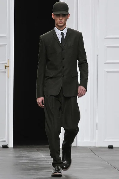 Look 1